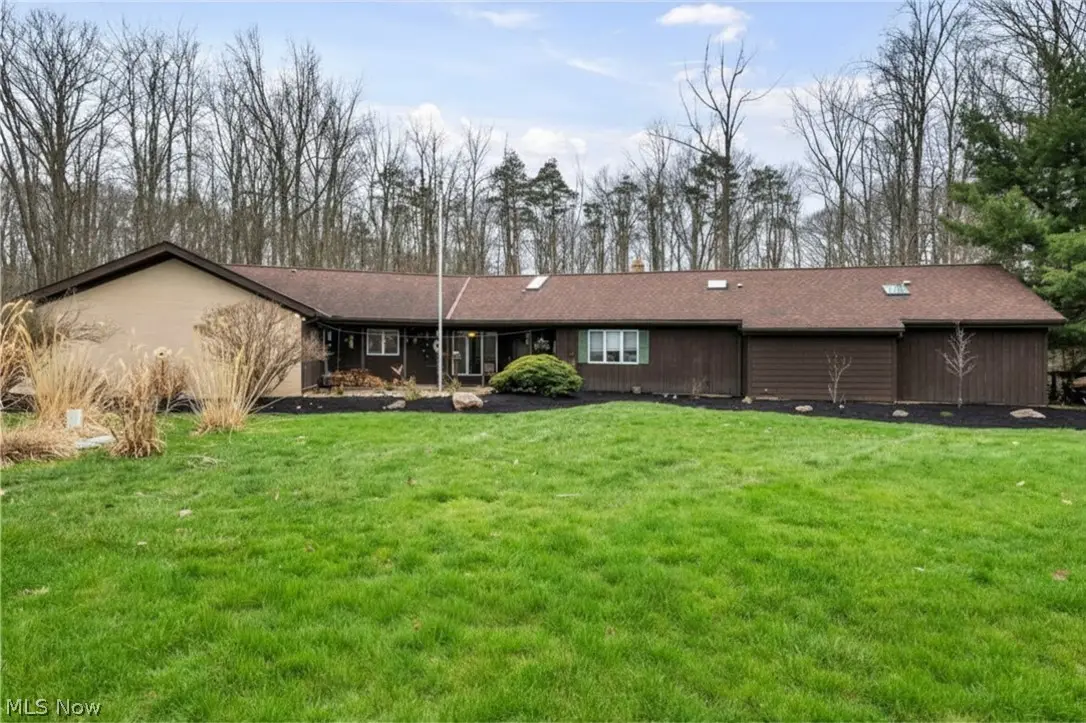 2960 Millgate Drive, Willoughby Hills, OH 44094 - #1