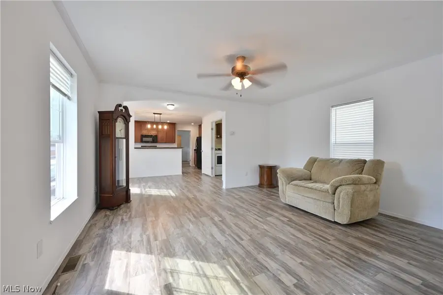 29 Carl Lane, Olmsted, OH 44138 - #3