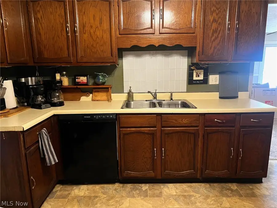 166 Oak Knoll, Niles, OH 44446 - #2