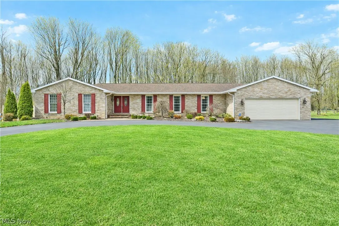 9271 Hillview Ne Drive, Warren, OH 44484 - #1