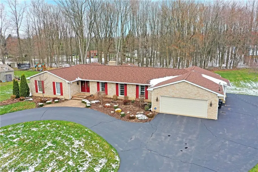 9271 Hillview Ne Drive, Warren, OH 44484 - #2
