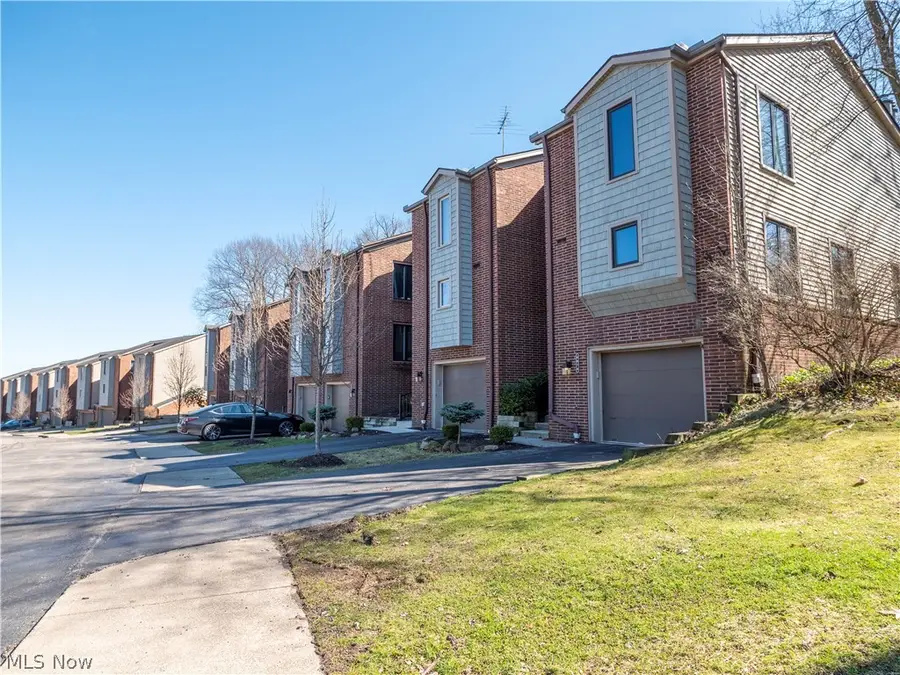 6878 W Fitzwater Road #41, Brecksville, OH 44141 - #3