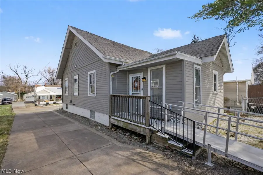 406 Moody Street, Akron, OH 44305 - #3