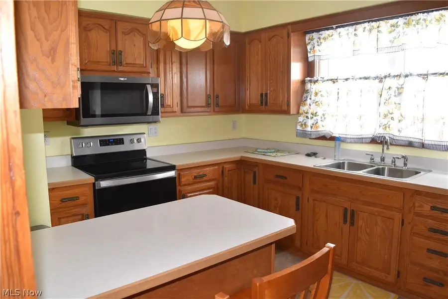 196 Maple Avenue, Saint Clairsville, OH 43950 - #3