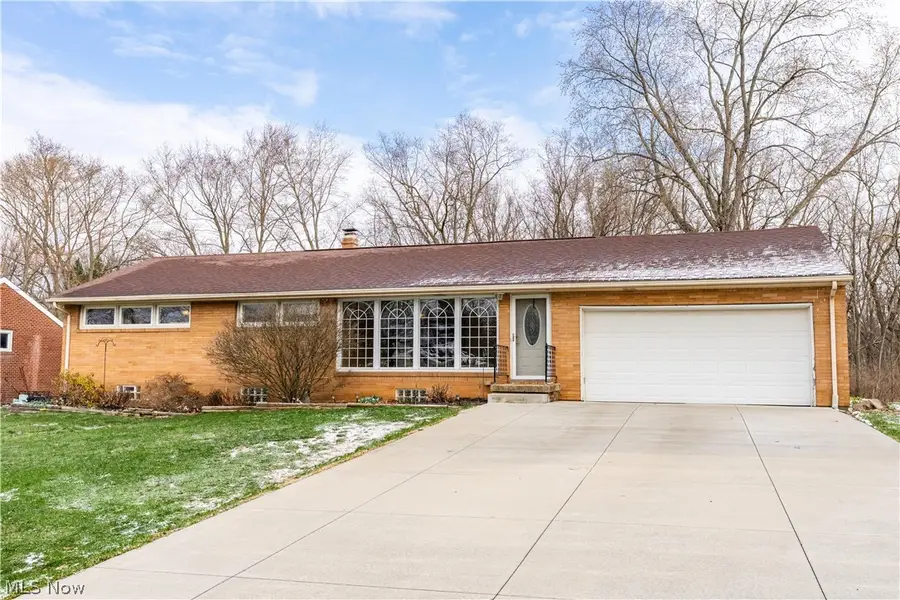 3939 Thunderbird Nw Circle, North Canton, OH 44720 - #2