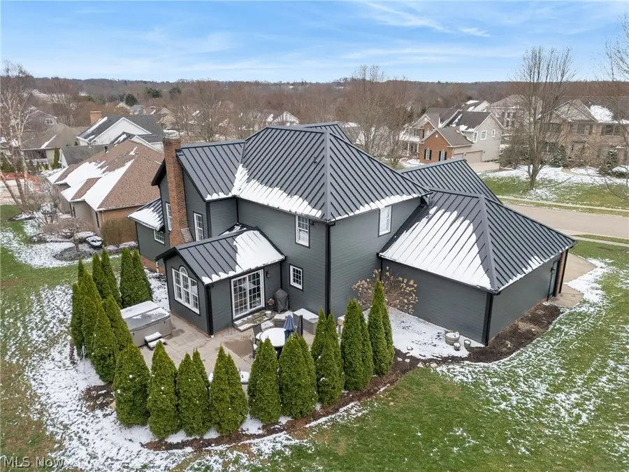 2287 Mcginty Nw Road, North Canton, OH 44720 - #2