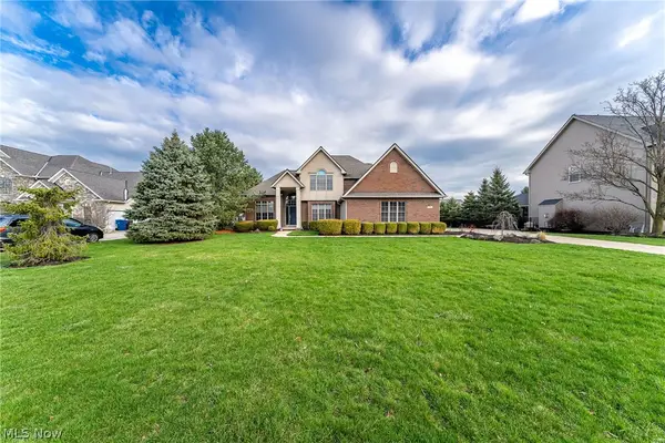 35914 Hanamar Drive, Avon, OH 44011