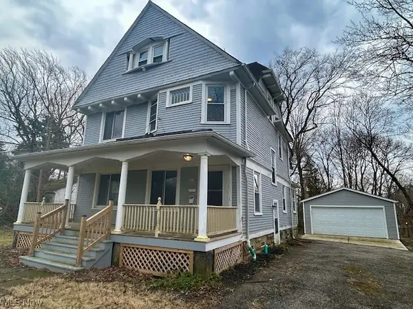 18112 Chagrin Boulevard, Shaker Heights, OH 44122