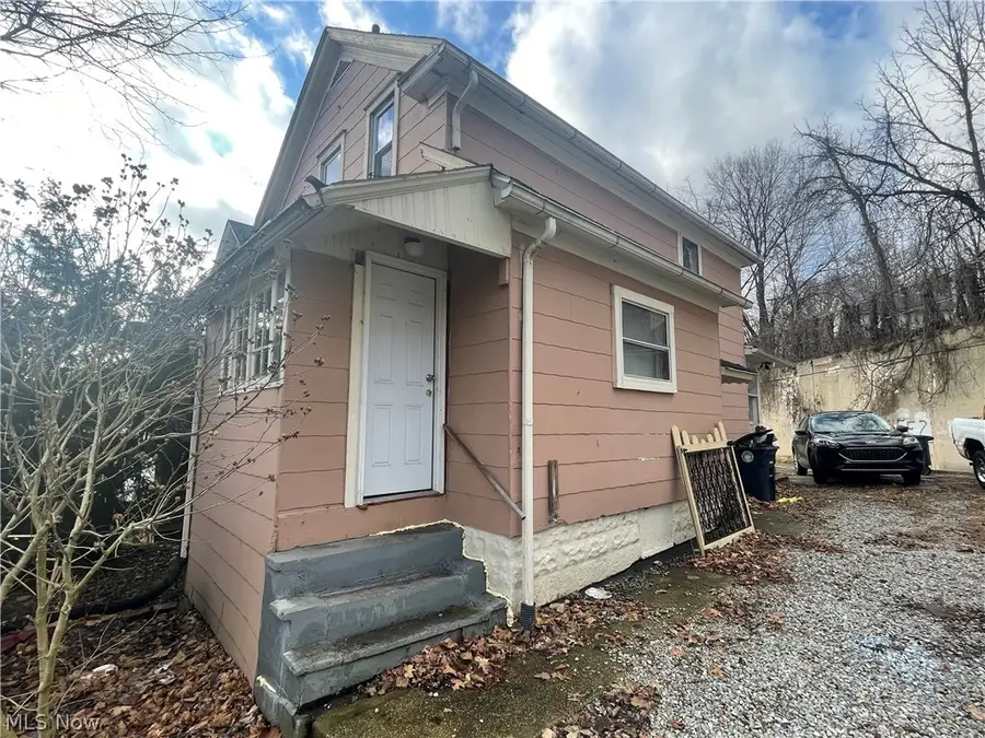 2125 SW 7th Sw Street, Akron, OH 44314 - #2