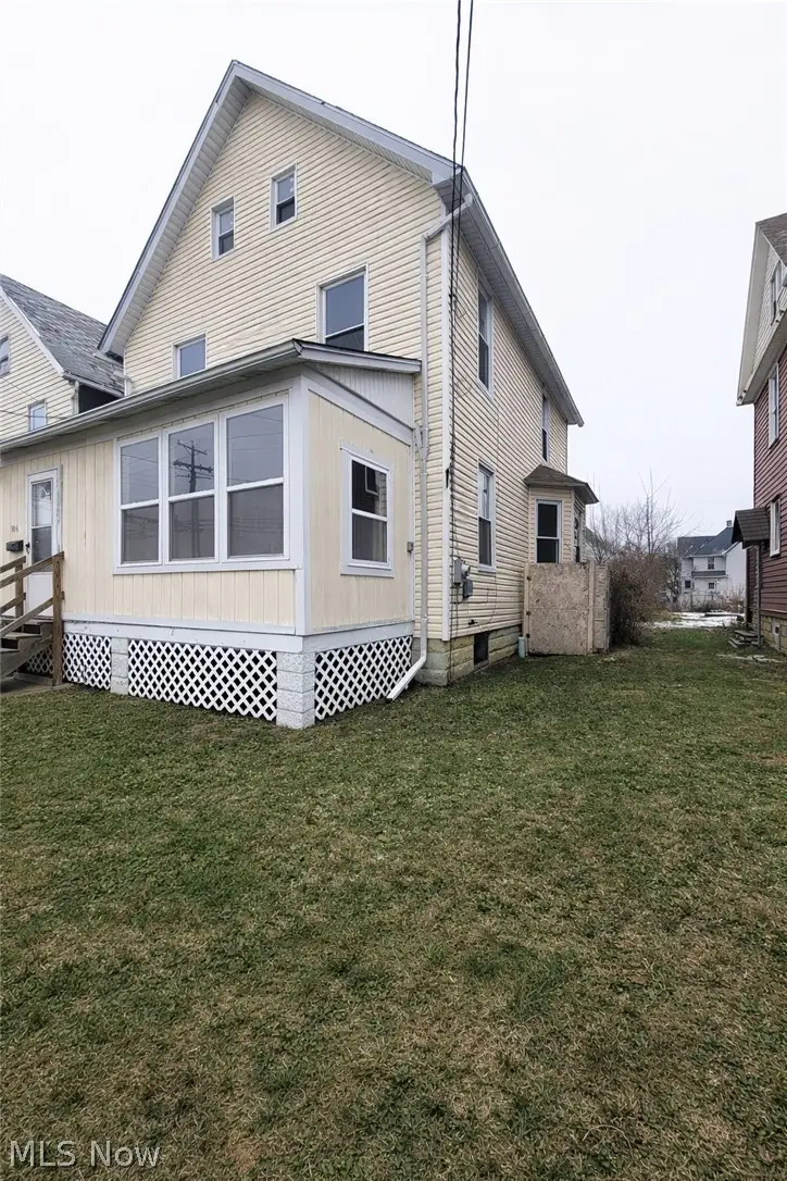 906 Harrison Sw Avenue, Canton, OH 44706 - #3