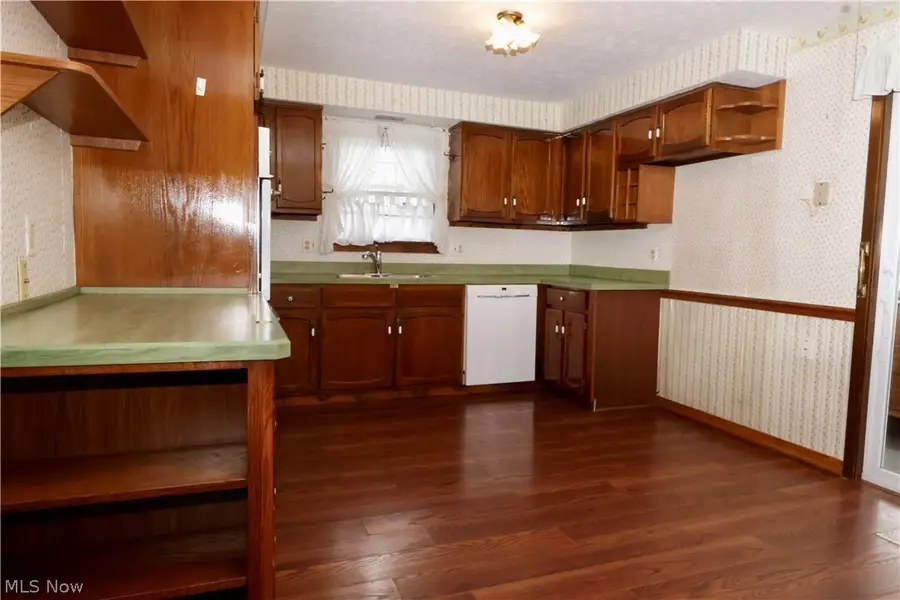 693 Idlewood Avenue, Sheffield Lake, OH 44054 - #3