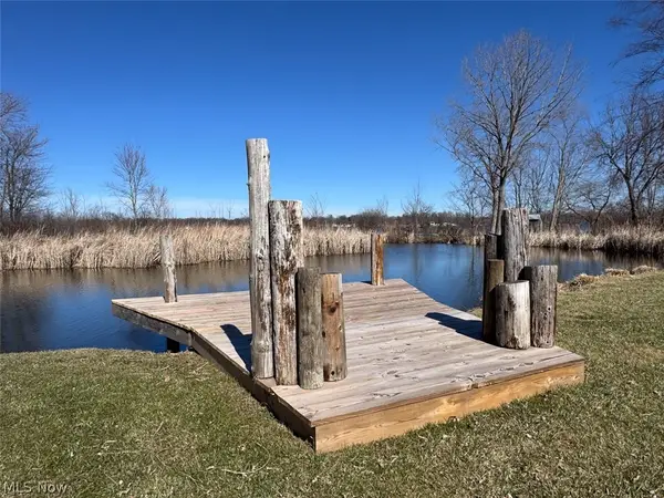 Lakeside Drive, Lakemore, OH 44250