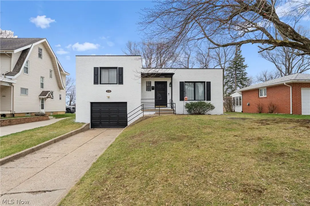 318 31st Nw Street, Canton, OH 44709 - #1