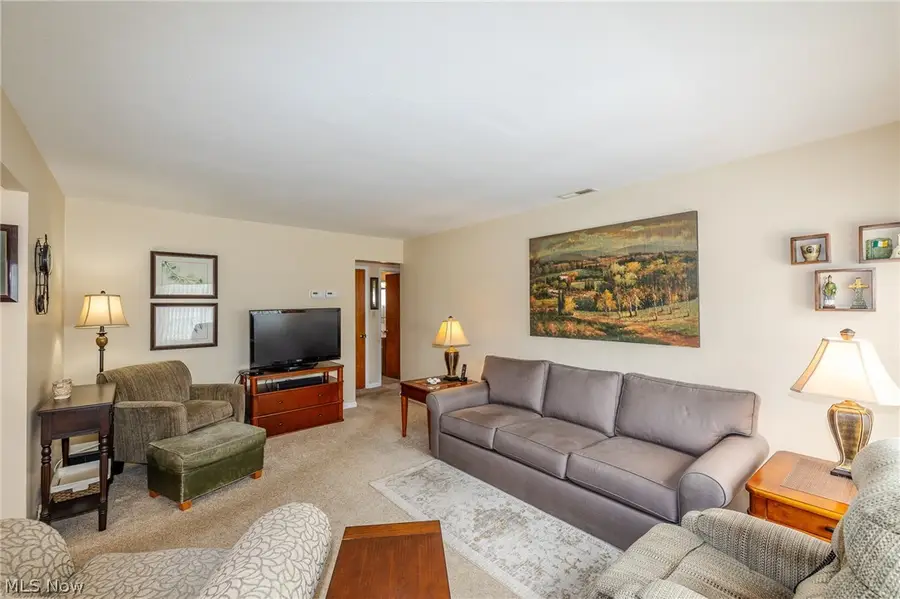 9913 Manorford Drive, Parma Heights, OH 44130 - #3