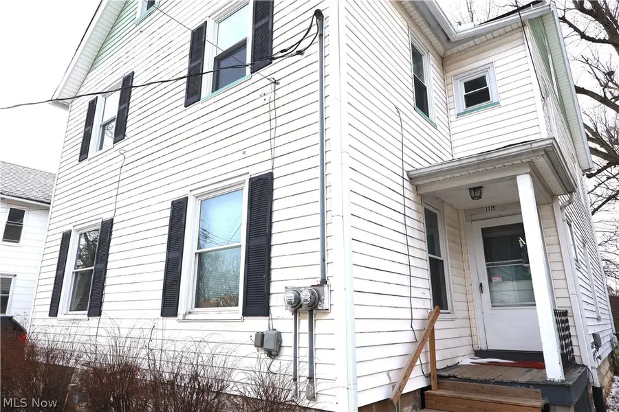 1113 W 9th Street, Lorain, OH 44052 - #3