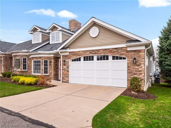 20 Somerset Drive, Rocky River, OH 44116