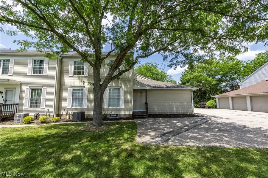 2796 Mull Avenue #E, Copley, OH 44321 - #2