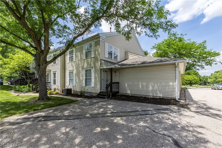 2796 Mull Avenue #E, Copley, OH 44321 - #3