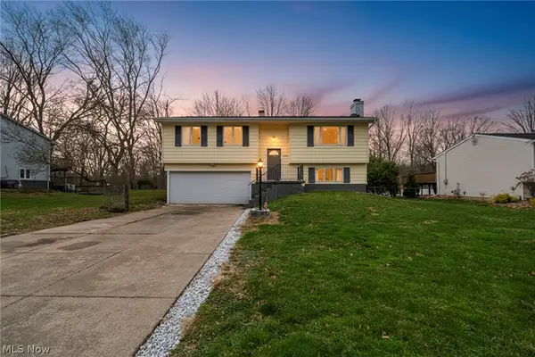 692 Zeletta Drive, Akron, OH 44319