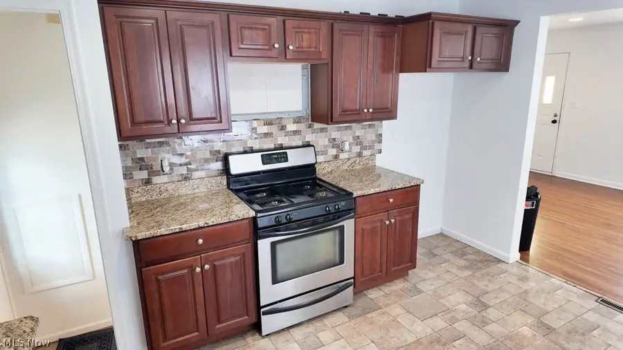 15401 Walvern Boulevard Boulevard, Maple Heights, OH 44137 - #3