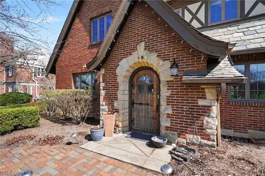 131 N Wheaton Road, Akron, OH 44313 - #3