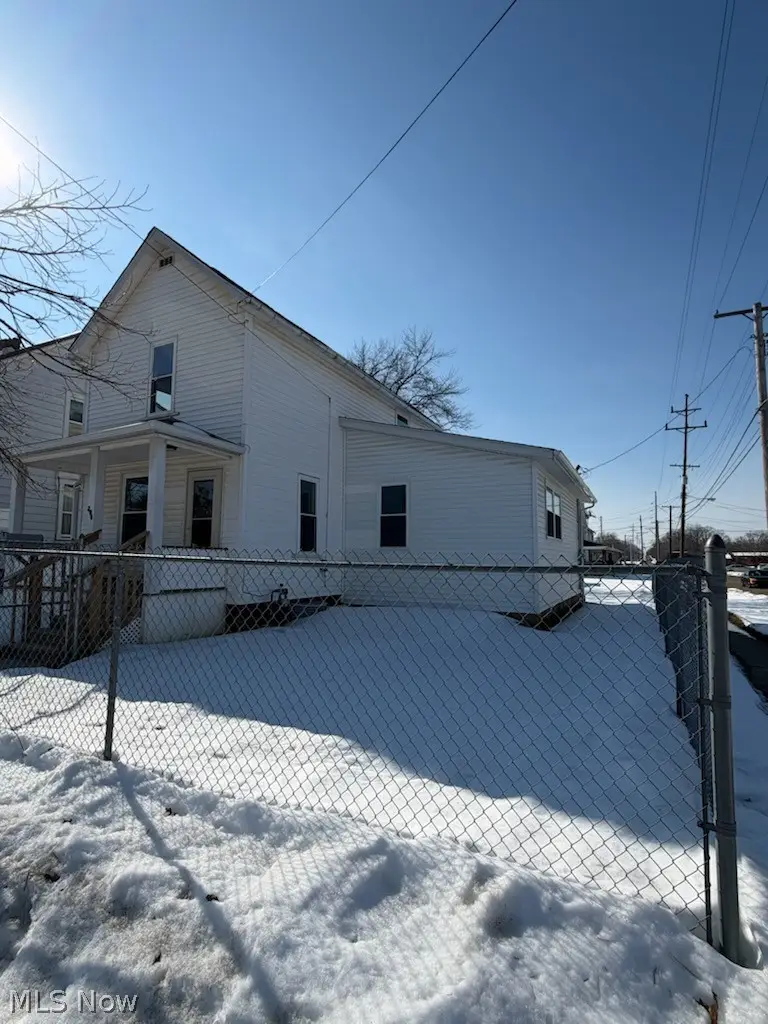208 S 15th Street, Sebring, OH 44672 - #3