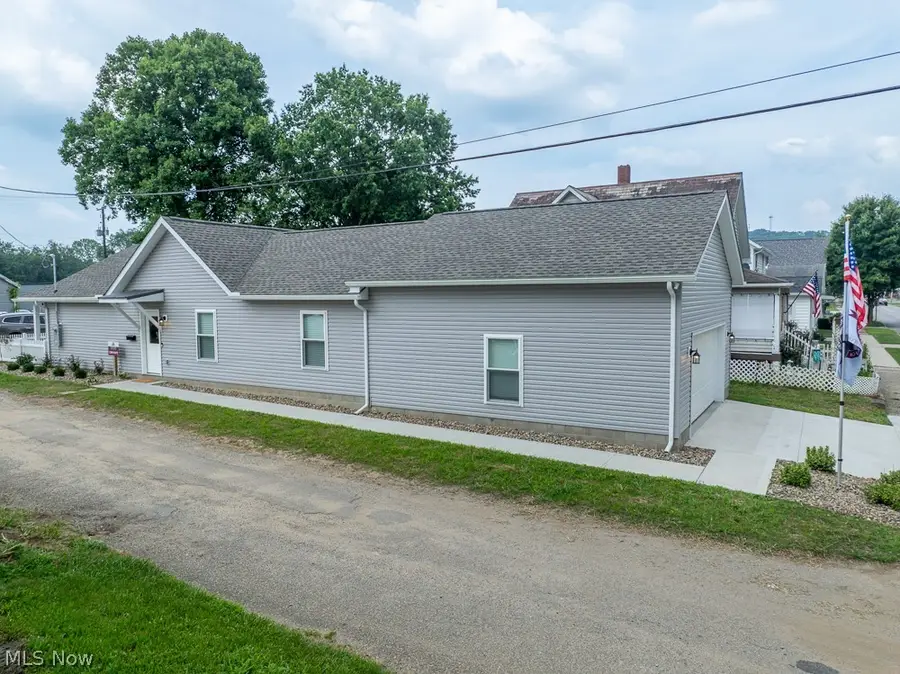 347 Ray Ne Avenue, New Philadelphia, OH 44663 - #2