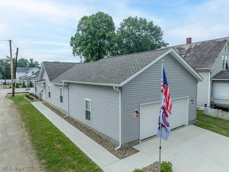 347 Ray Ne Avenue, New Philadelphia, OH 44663 - #3