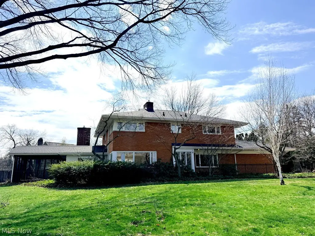 3224 Halsey Ne Drive, Warren, OH 44483 - #1