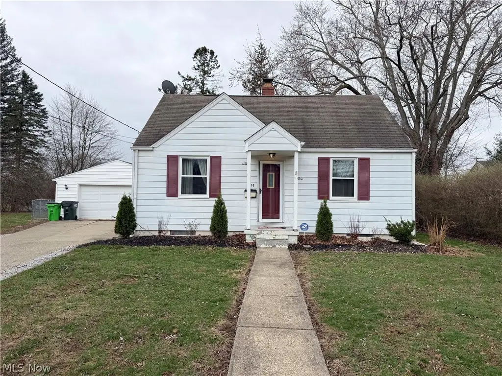 832 S Valley Nw Boulevard, North Canton, OH 44720 - #1