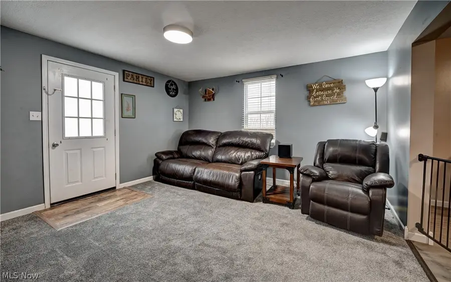 254 1st Se Street, Brewster, OH 44613 - #3