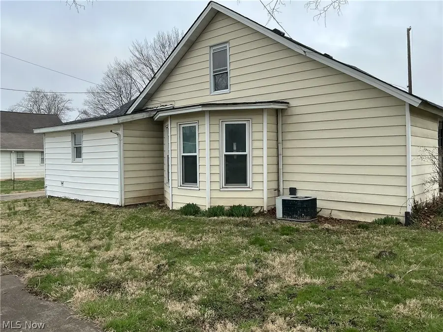 57 W 1st Street, Frazeysburg, OH 43822 - #2