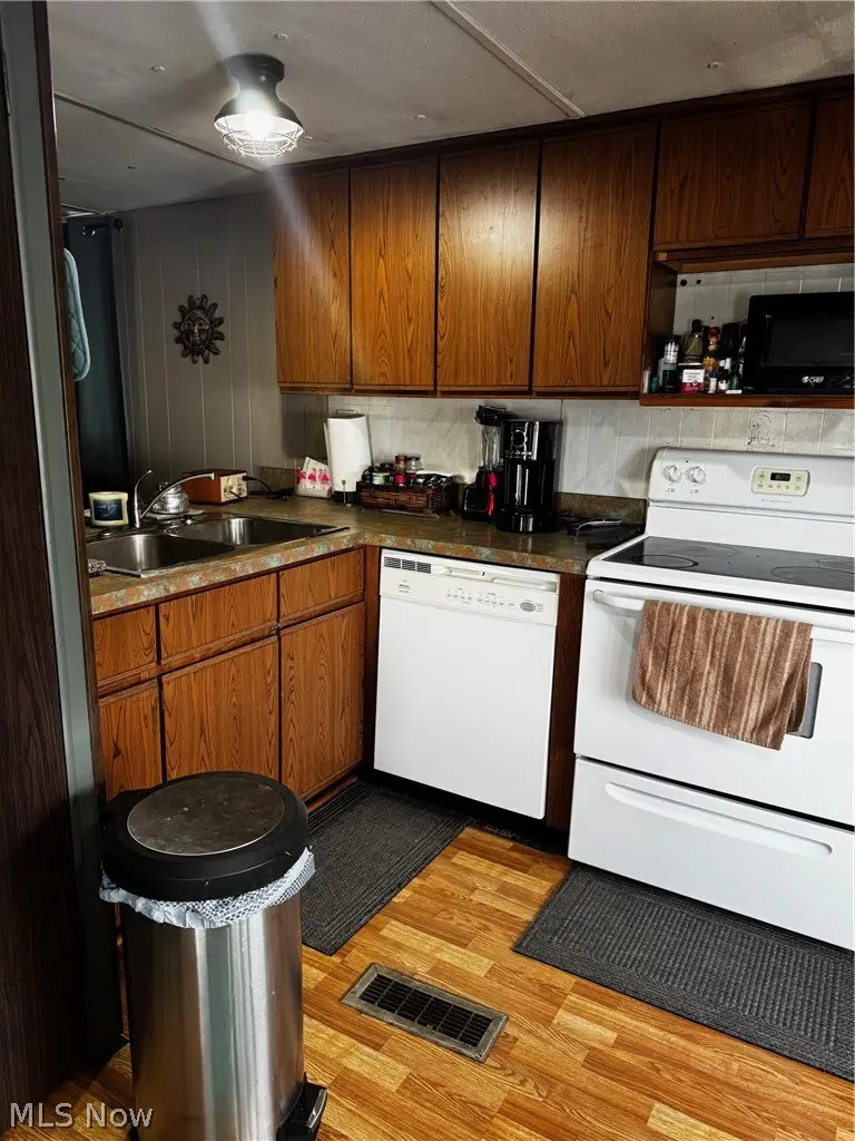 3218 State Route 82 #200, Mantua, OH 44255 - #2