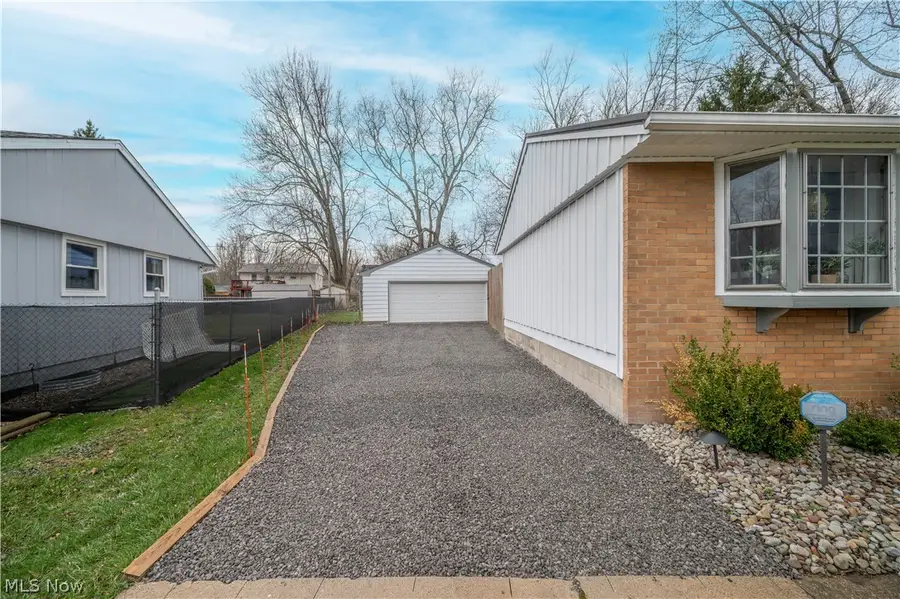 3295 Clearwater Nw Street, Warren, OH 44485 - #2