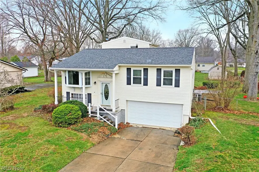 3702 Hightree Se Avenue, Warren, OH 44484 - #2