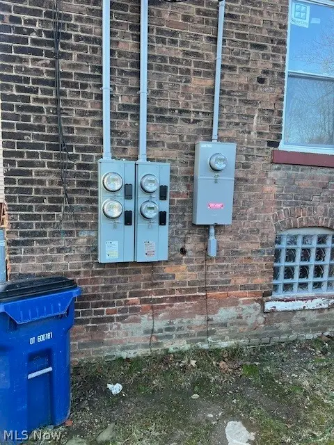 513 E 117 Street, Cleveland, OH 44108 - #2