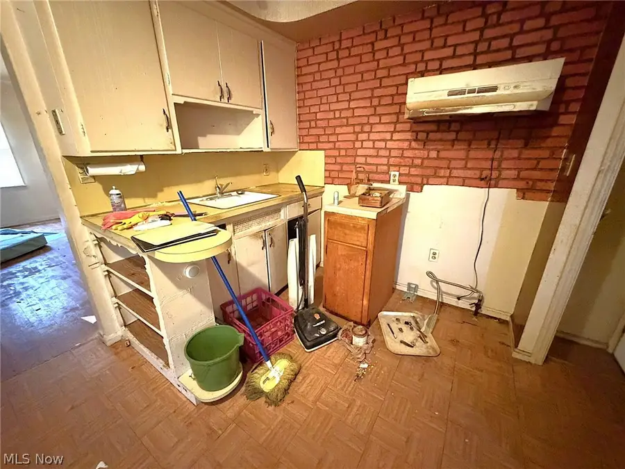 4385 E 175th Street, Cleveland, OH 44128 - #2