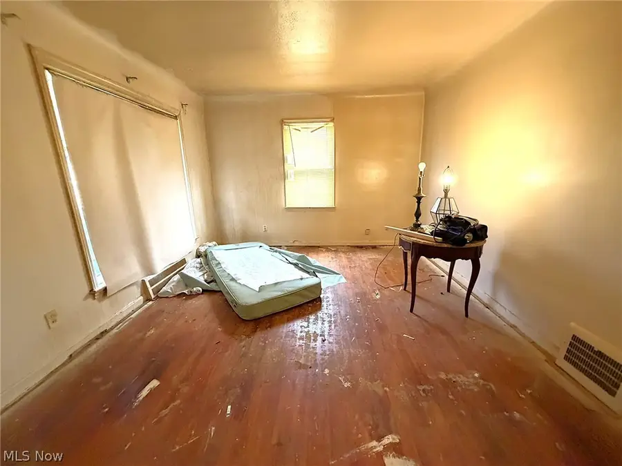 4385 E 175th Street, Cleveland, OH 44128 - #3