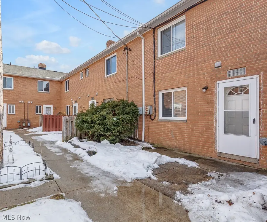 2472 Warren Parkway #20, Twinsburg, OH 44087 - #3