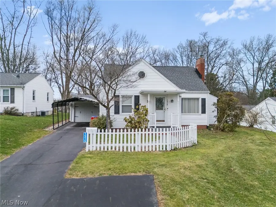 1515 Manor Nw Avenue, Canton, OH 44708 - #2