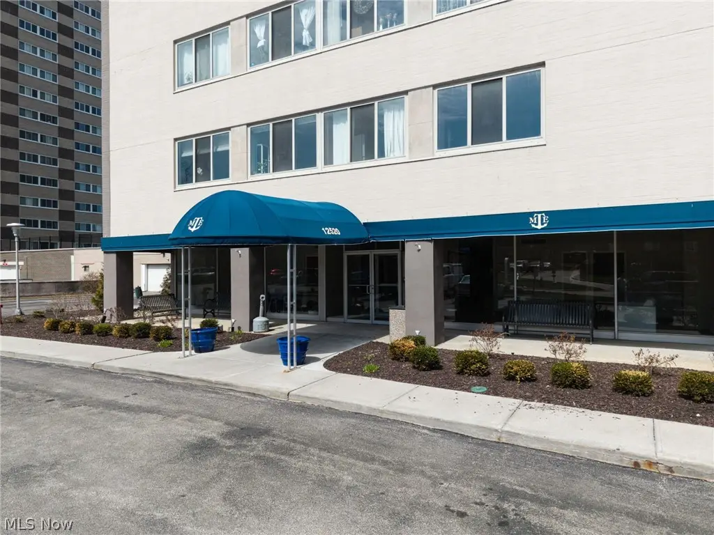12520 Edgewater Drive #809, Lakewood, OH 44107 - #1