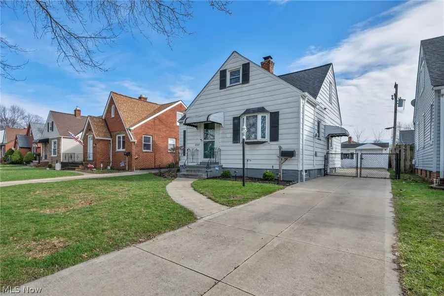 6207 Gilbert Avenue, Parma, OH 44129 - #2
