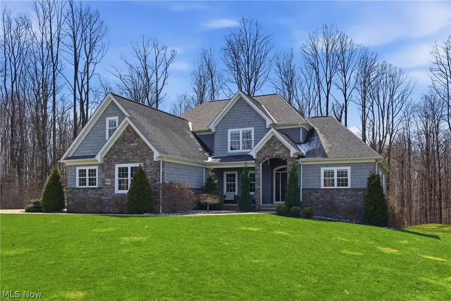 10900 Angela Drive, Kirtland, OH 44094 - #2