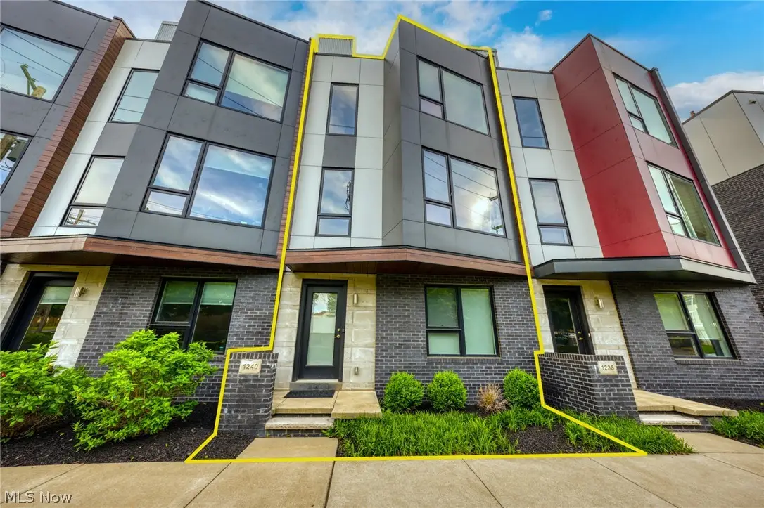 1240 W 70th Street, Cleveland, OH 44102 - #1