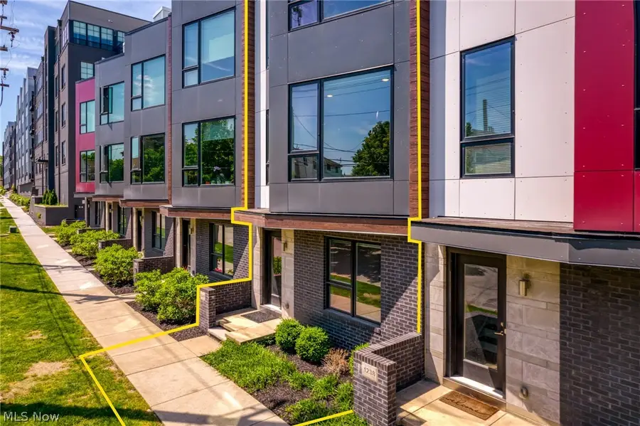 1240 W 70th Street, Cleveland, OH 44102 - #3