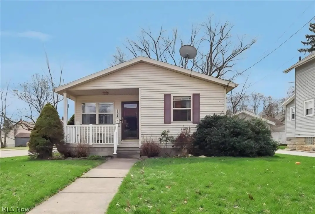 134 Hazelwood Avenue, Barberton, OH 44203 - #1