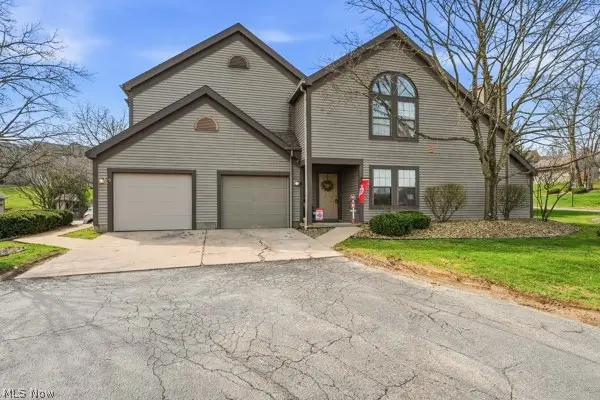 6465 St Andrews Drive Drive #6, Canfield, OH 44406