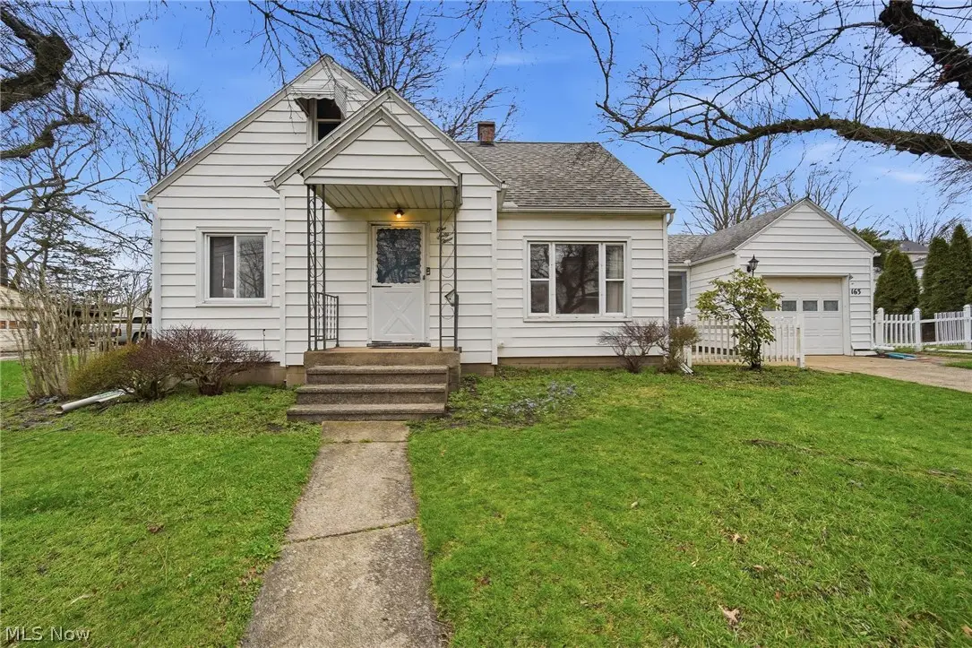 163 E Ford Avenue, Barberton, OH 44203 - #1