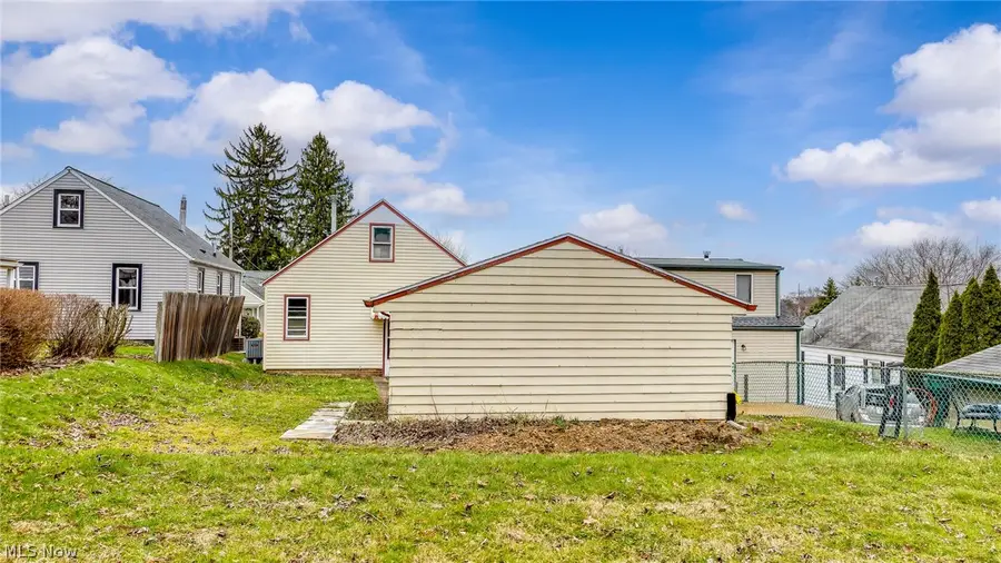 1614 Colonial Ne Boulevard, Canton, OH 44714 - #3