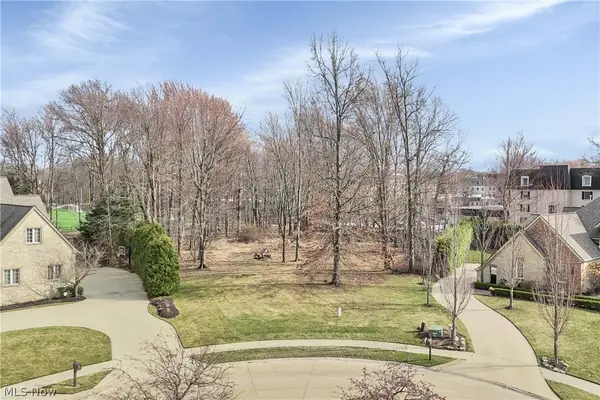 1830 Arlington Row, Westlake, OH 44145